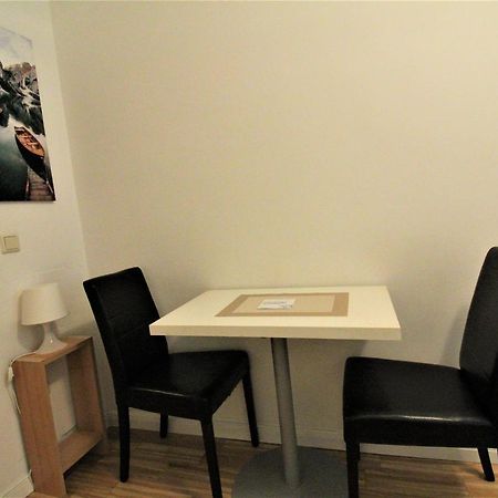 Small Studio Close To City Center Wiedeń Zewnętrze zdjęcie